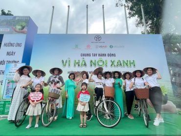 Trường Mầm non 8/3 vinh dự được Sở Tài nguyên môi trường Thành phố Hà Nội tặng giấy khen: Đơn vị có thành tích tốt trong công tác bảo vệ môi trường.